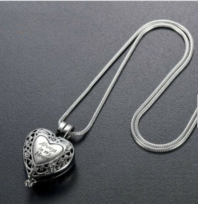 European And American Retro Heart-shaped Perfume Bottle Necklace