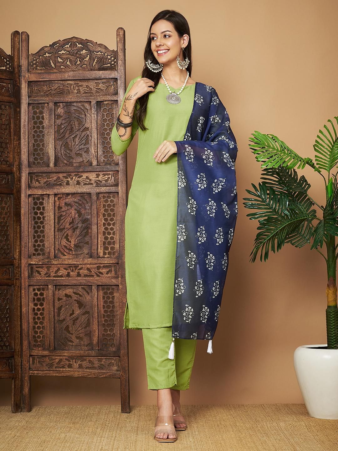 Women Straight Kurta with Floral Print Dupatta