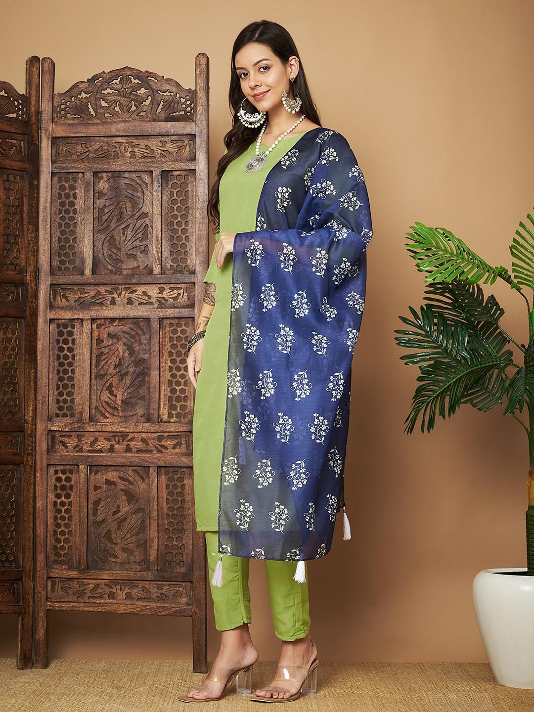 Women Straight Kurta with Floral Print Dupatta